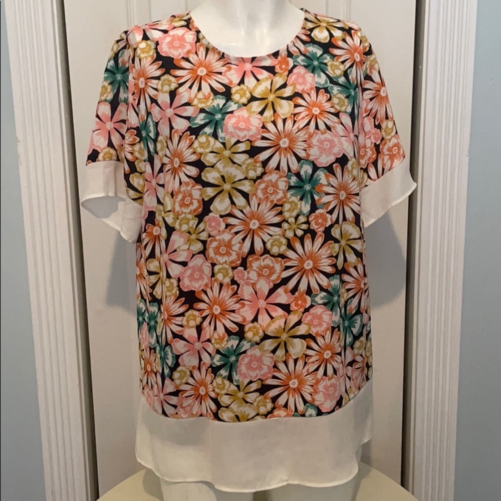 Banana Republic beautiful summer top.